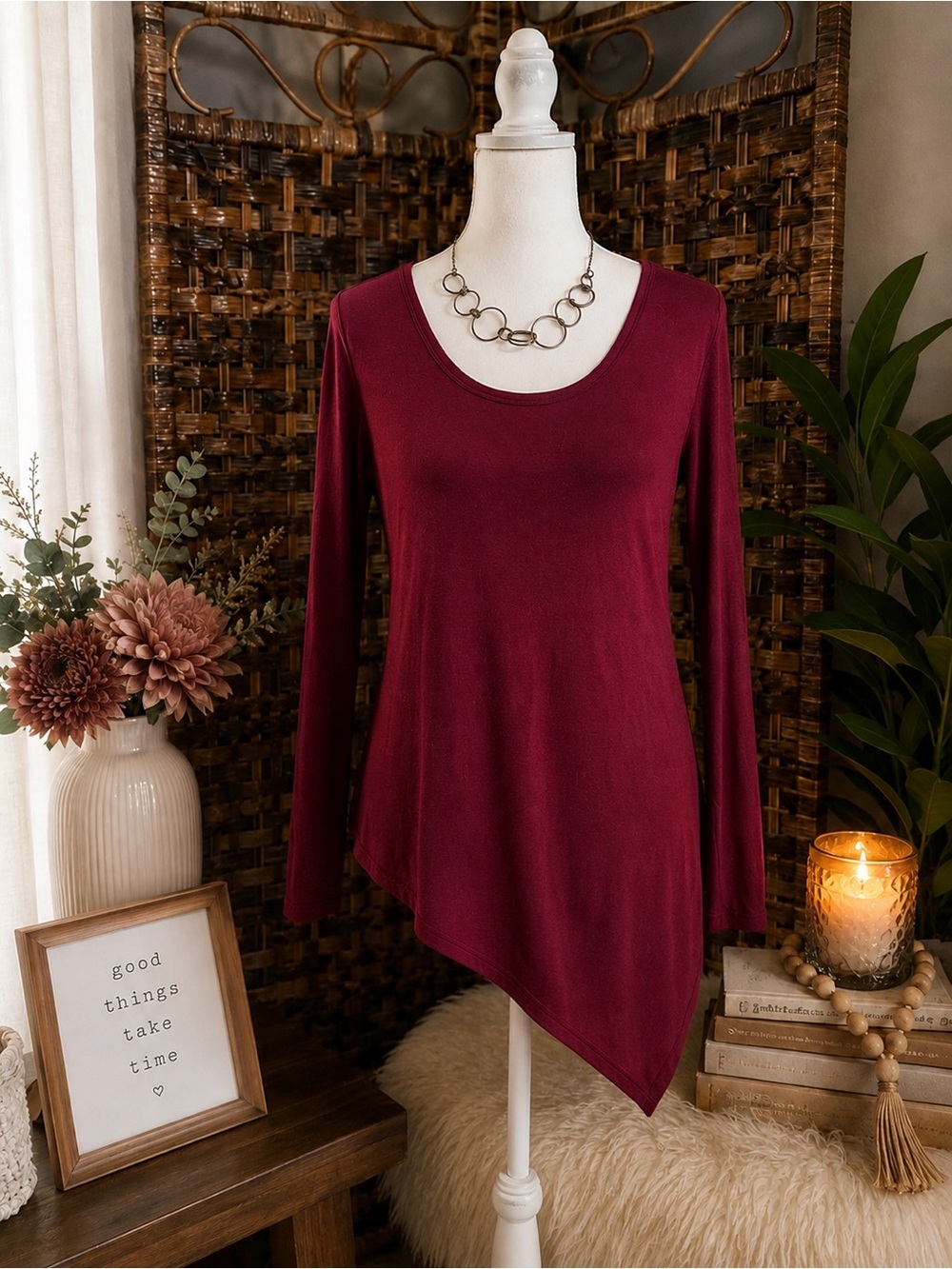 Free Kisses Scoop Neck Long Sleeve Tunic in Burgundy
